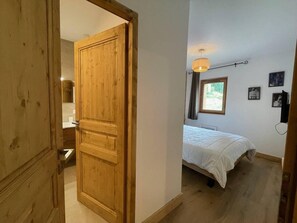 2 bedrooms, WiFi - 50m from ski slopes, 3rd floor, view mountain, balcony, tv, 51m², Valmorel (Les Avanchers-Valmorel)