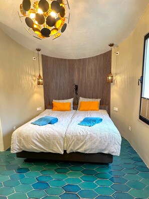 6 Schlafzimmer, Zimmersafe, Bügeleisen/Bügelbrett, Reisekinderbett