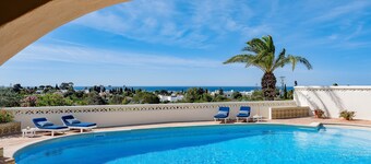 Casa Canto dos Búzios, villa with private pool near the beaches