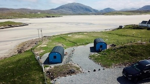 Third-party on-site parking - Heb Pods - North Pod
Crowlista, Uig (Uig)