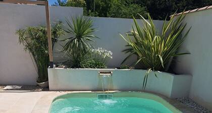 Maison familiale avec piscine en Provence