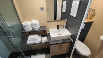 HÄrfÞner, hÄndklÊr og toalettpapir