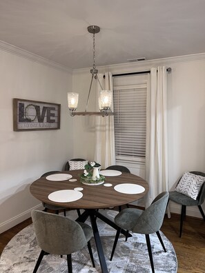 Dining - This place is peaceful to stay in, Relax and enjoy. (Greenville)