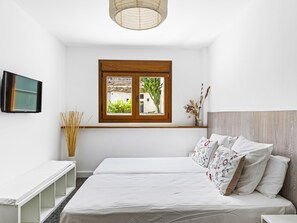 3 chambres, fer et planche Ă repasser, Wi-Fi, draps fournis