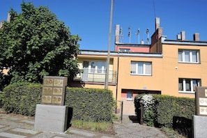 تفاصيل الفندق من الخارج