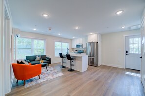 Deluxe Suite | Living area