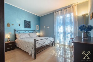 2 bedrooms, in-room safe, WiFi, bed sheets