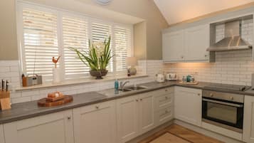 Fridge, dishwasher, electric kettle, toaster
