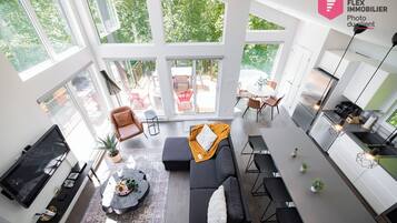 Smart-TV, Kamin, Streaming-Dienste