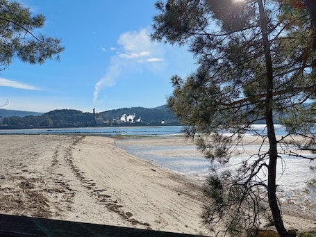Playa. Iris Studio Ponte Caldelas to rest peacefully