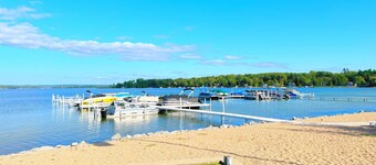 Cozy Lakeside Studio Condo + Private Boat Dock 
