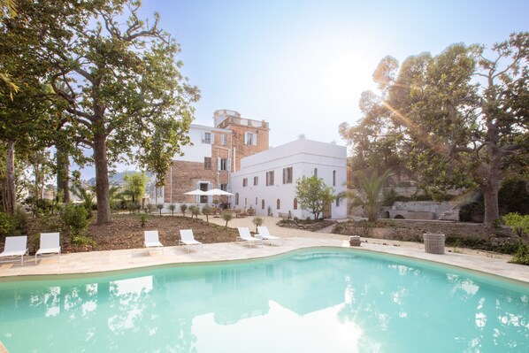 Front of property - La Bâtisse en Blanc (Vallauris)