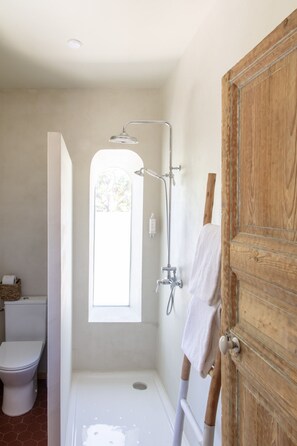 Superior Suite, Multiple Beds, Non Smoking, Park View | Bathroom | Free toiletries, hair dryer, slippers, towels