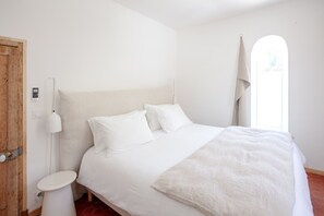 Superior Suite, Multiple Beds, Non Smoking, Park View | Pillowtop beds, in-room safe, blackout drapes, iron/ironing board - La Bâtisse en Blanc (Vallauris)