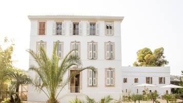 Fachada da propriedade