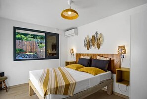 4 bedrooms, travel crib, free WiFi