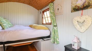 1 bedroom, individually decorated, individually furnished