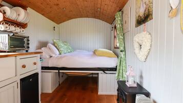 1 bedroom, individually decorated, individually furnished