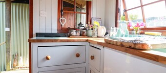 Puddle Duck Shepherds Hut