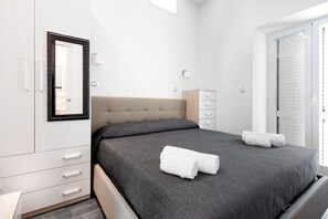 Appartement | Chambres insonorisées, fer et planche à repasser, Wi-Fi gratuit