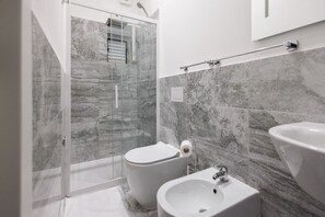Appartamento Basic | Bagno | Carta igienica