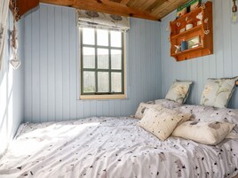 1 bedroom, individually decorated, individually furnished
