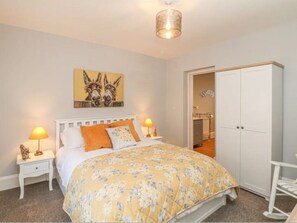 3 chambres, fer et planche à repasser, accès au Wi-Fi (inclus)