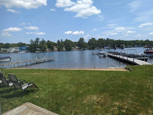 Winnisquam Cozy Cabin w-Sandy Beach & Boat Dock