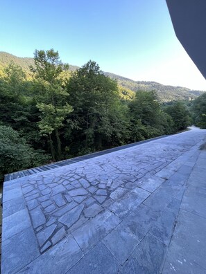 Deluxe Room, Lanai, River View | Balcony view - macar taşı otel (Maçka)