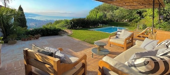 VILLA SPENSER - CinqueTerre
Historic villa with sea view, pool, A/C, sleeps 8