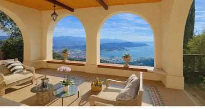 VILLA SPENSER - CinqueTerre
Historic villa with sea view, pool, A/C, sleeps 8