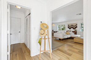 Interior - Spacious Beach Apt in Las Olas Blvd (Fort Lauderdale)