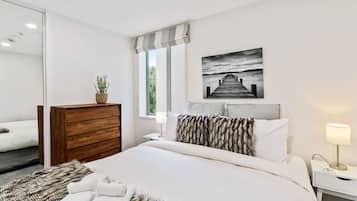 2 slaapkamers, een bureau, een strijkplank/strijkijzer, gratis wifi