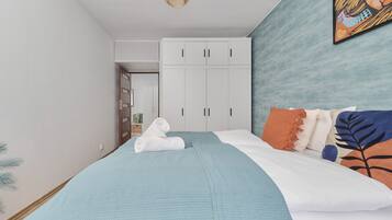 Apartment, 1 Bedroom, Balcony | 1 bedroom, bed sheets