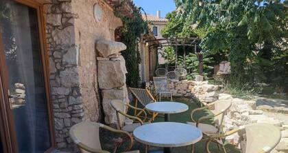 A 2 pas des étangs,
maison calme et spacieuse .
bienvenue a Peyriac de mer