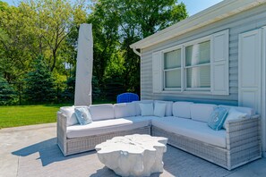 Terrace/patio - Sunny home near private community beach with private pool, pool spa, backyard (Orient)