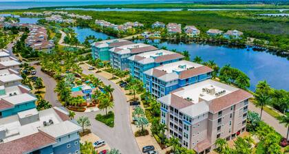 Luxury condo minutes away from Anna Maria Island