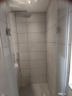 Baignoire, serviettes fournies