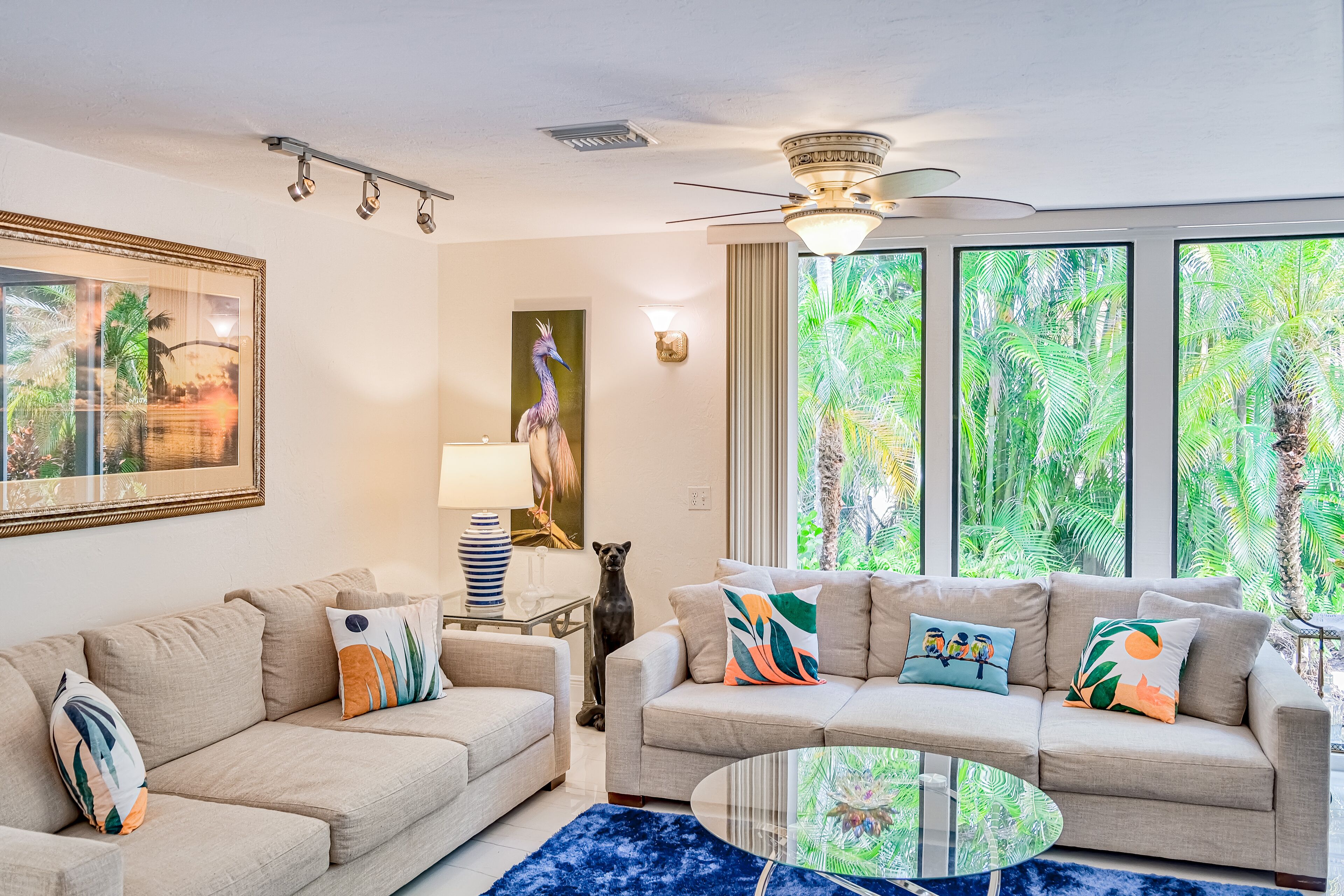 Vibrant villa with private pool, outdoor area, screened lanai, grill, AC, & W/D