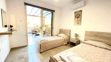 6 habitaciones, tabla de planchar con plancha, wifi y ropa de cama