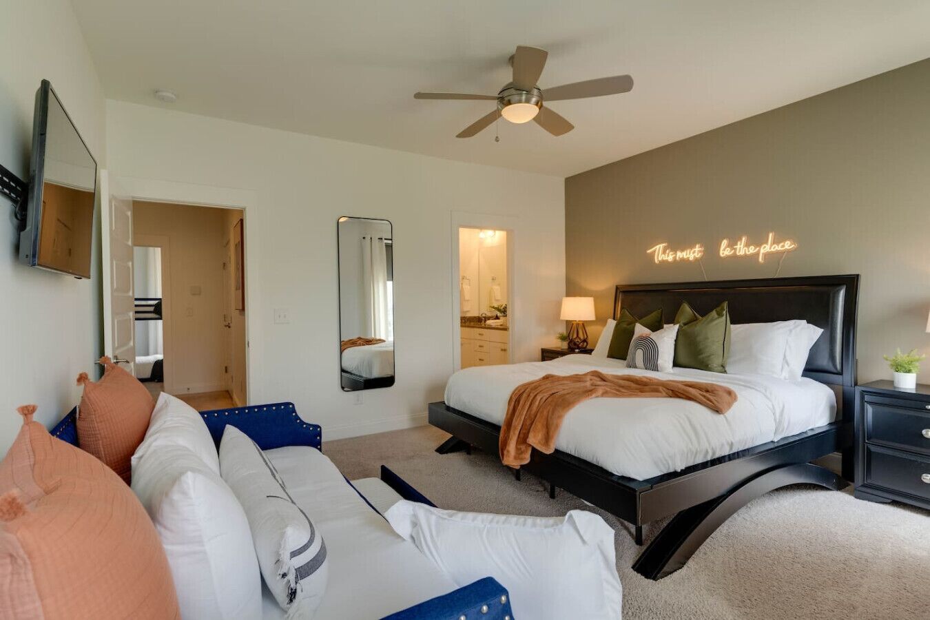 Desk, iron/ironing board, travel cot, WiFi