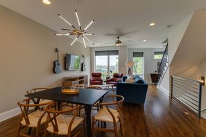 TV - Melrose Townhome Balcony|Walkable to Coffee & Eats (Berry Hill)