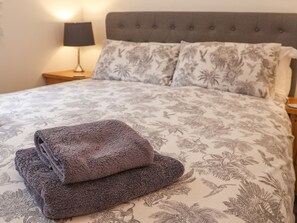 2 bedrooms, individually decorated, individually furnished, free WiFi - Routh Retreat (Whitby)