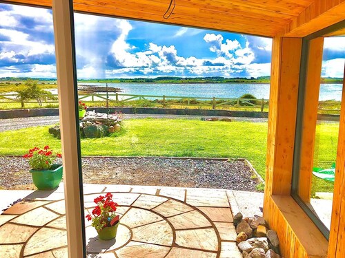 Attractive cosy panoramic ocean view on Galway Bay 
