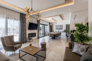 Smart-TV, Kamin, Videospiele, Computerbildschirme