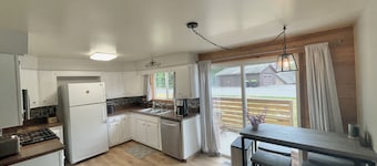 Cozy home in the heart of Lake Ann Village!