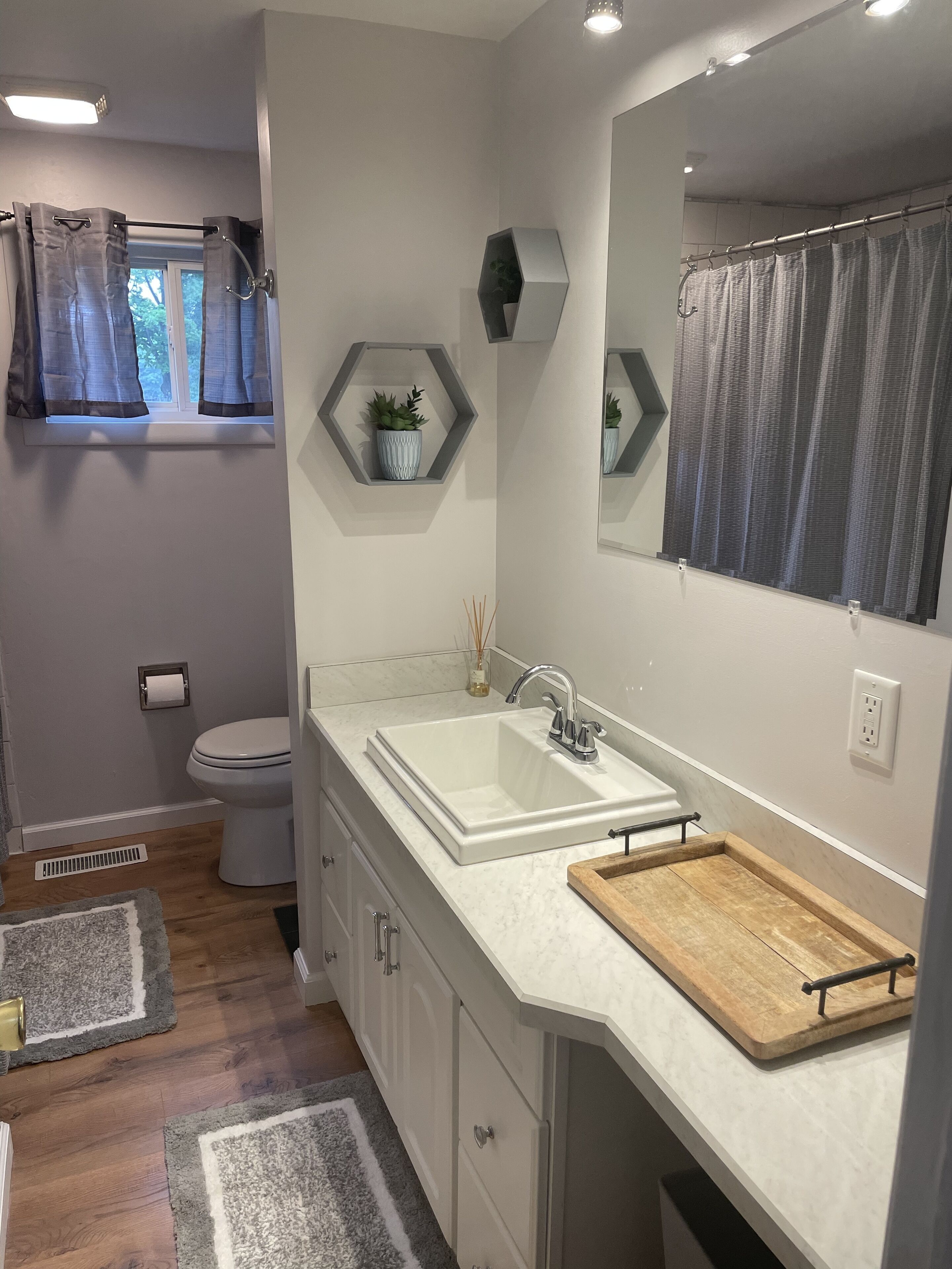 Towels, soap, shampoo, toilet paper