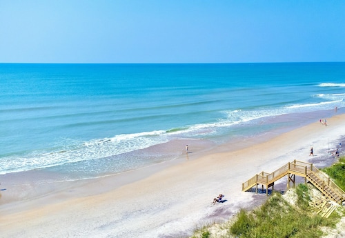 Spacious Beach Stay w/ Pool, Spa, Views & Kings!