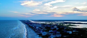 Spacious Beach Stay w/ Pool, Spa, Views & Kings!