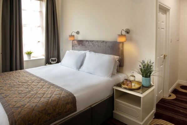 Habitación doble estándar | Wifi gratis y ropa de cama 